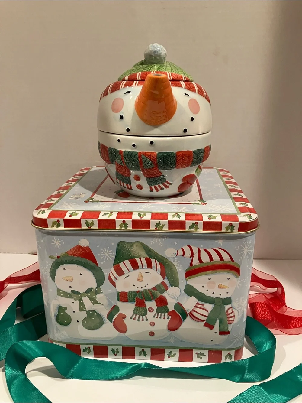 Festive Snowman Tea Cup & Lid Set - Red, Green, White